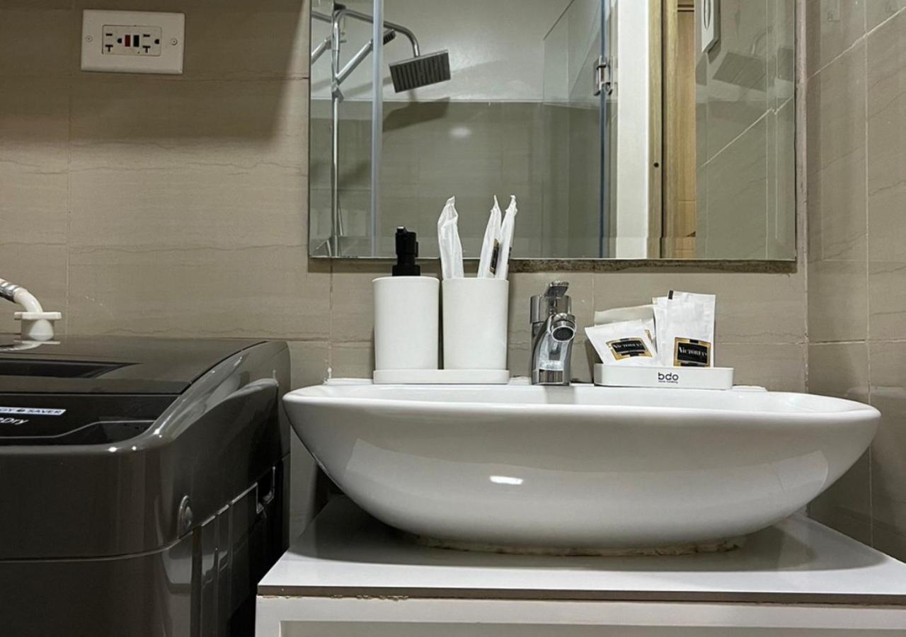 Victoria Suite At Shore Residences Pasay Buitenkant foto